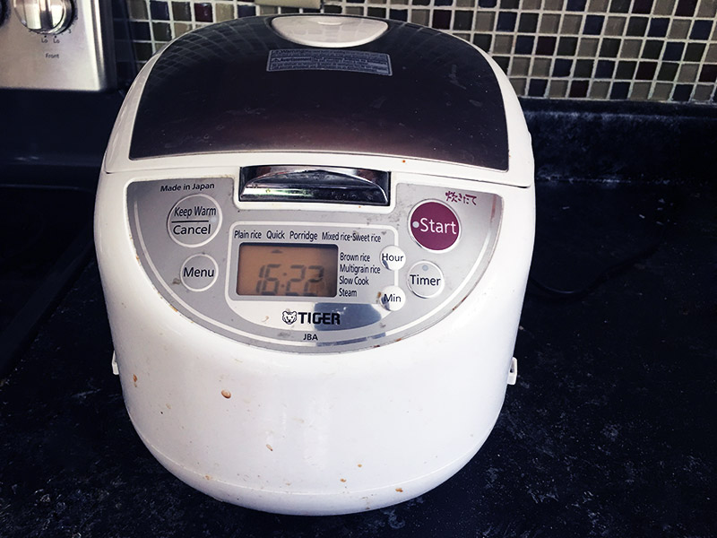 Cleaning a rice cooker