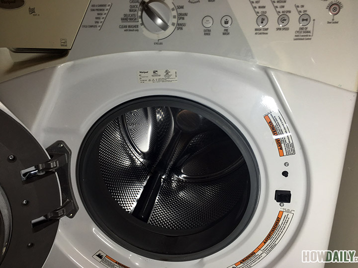 How to Get Rid of Smells in a Washing Machine