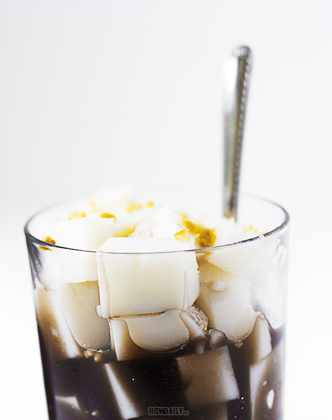 Sweet black bean soup with agar