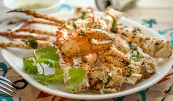 Oven baked crab legs with sauce