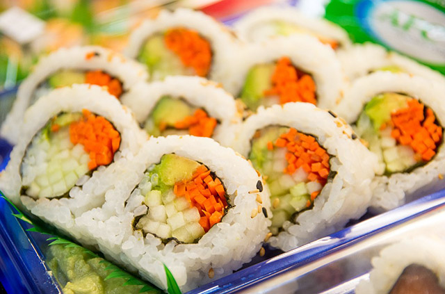 Vegetable sushi roll