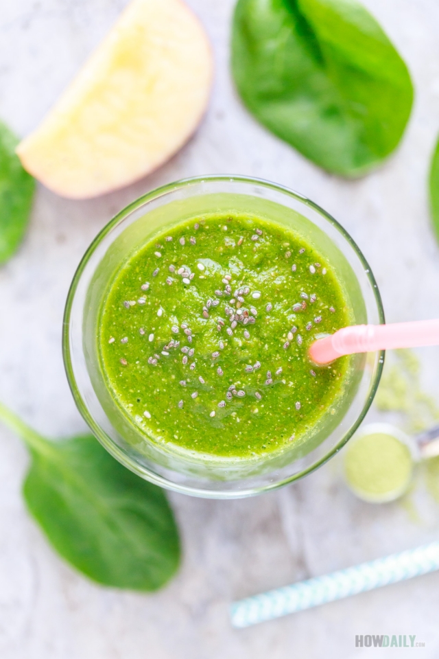 Green tea apple spinach smoothie with chia seeds