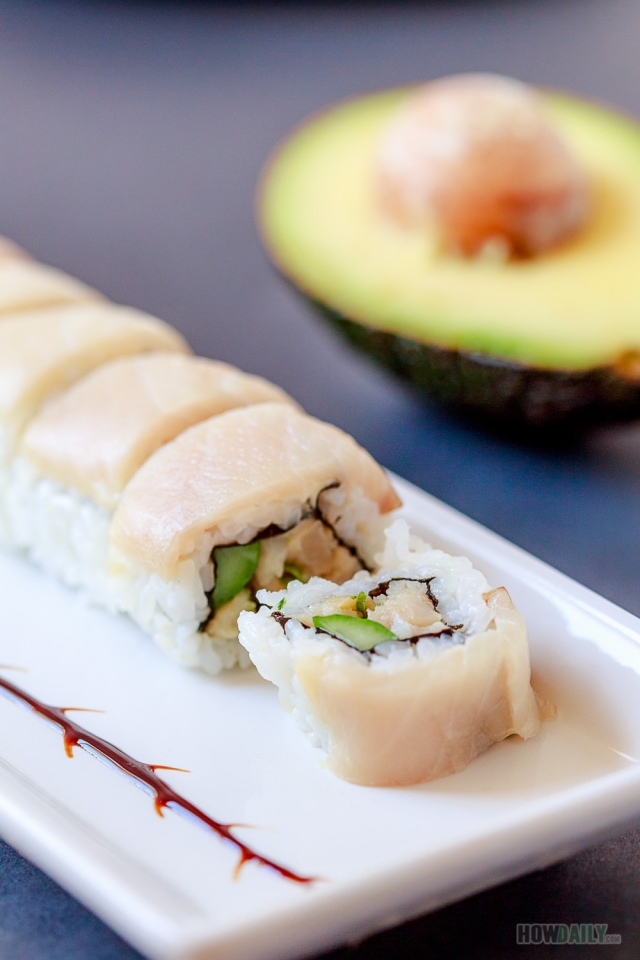 Spicy yellowtail roll