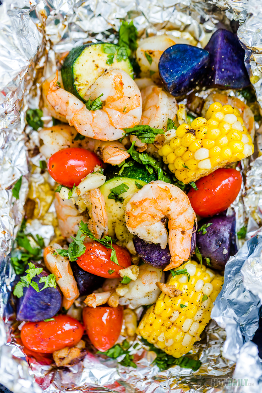 Easy Shrimp Foil Packets Recipe with Vegetable in Oven or on Grill