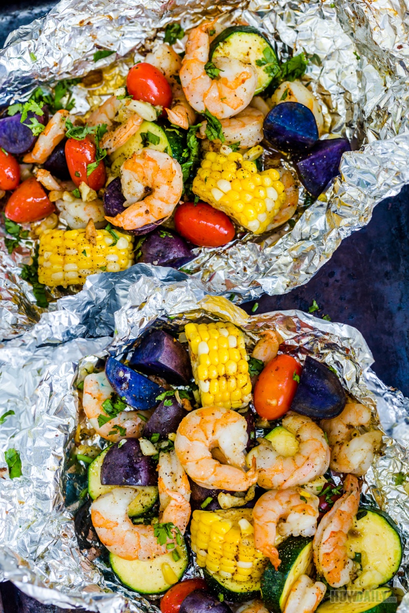 Easy Shrimp Foil Packets Recipe with Vegetable in Oven or on Grill