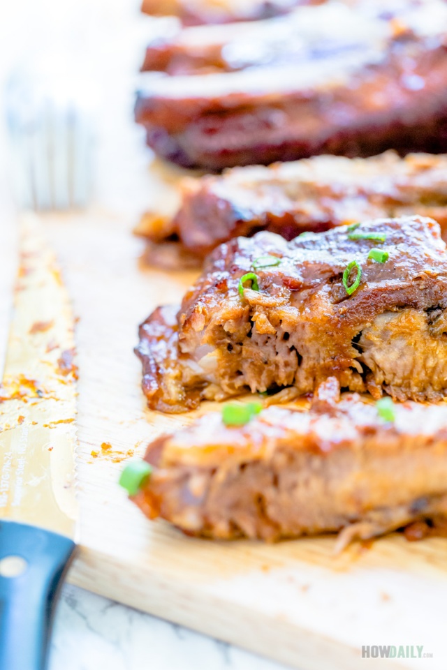Slow cooker ribs with BBQ sauce