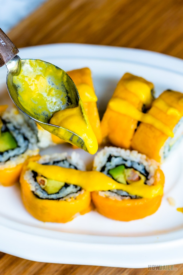 Sweet mango sauce for sushi