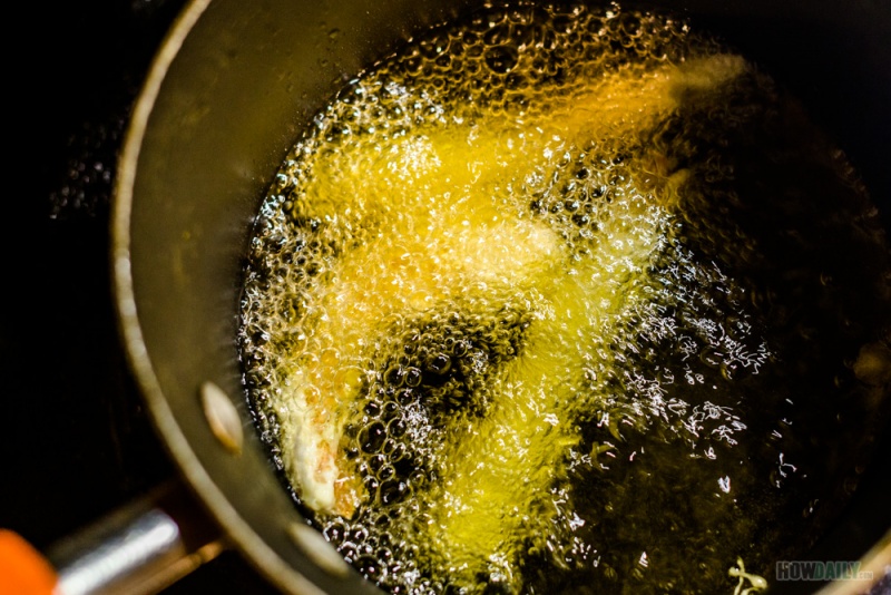 Deep-frying tempura