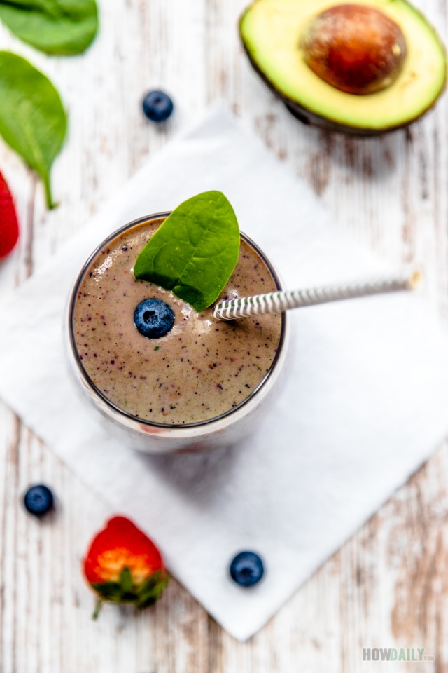 Berries spinach smoothie recipe on How Daily