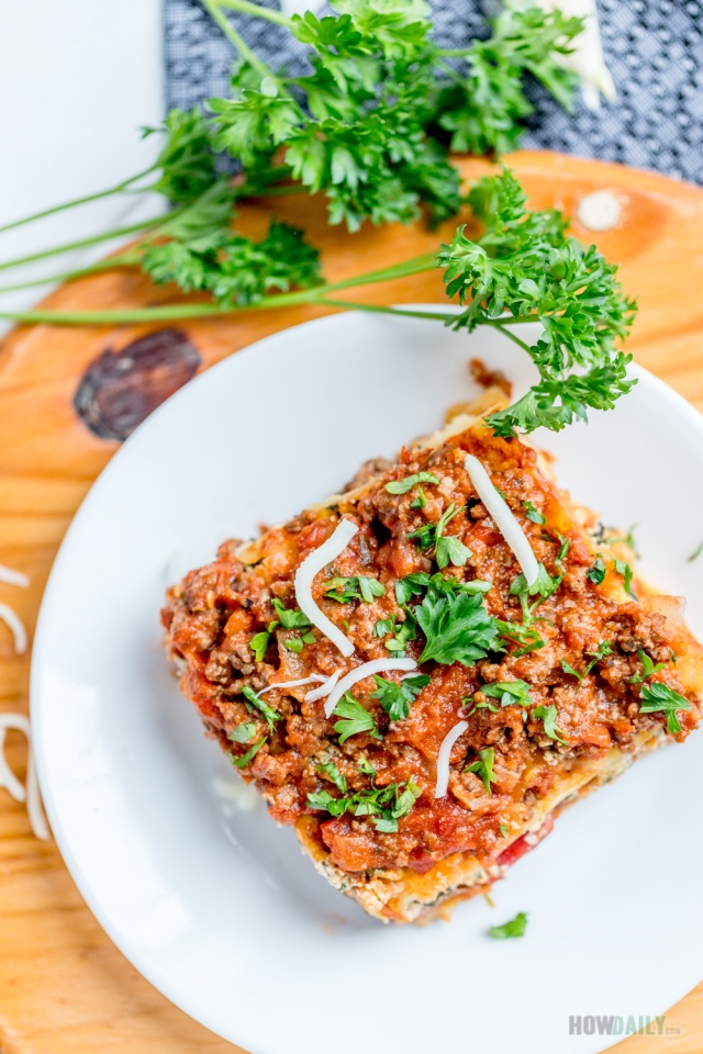 lasagna with ricotta cheese and ground beef