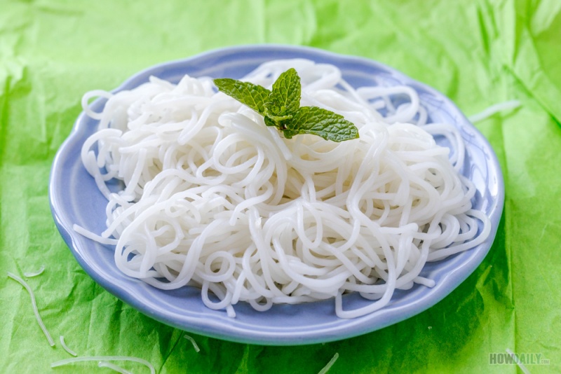 Boiled rice noodle