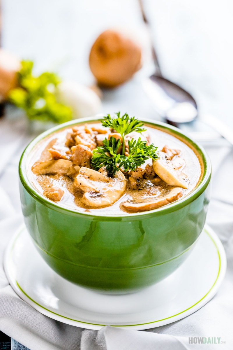 Creamy Chicken Mushroom Soup Recipe with Garlic and Onion