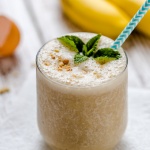 Egg-yolk banana smoothie