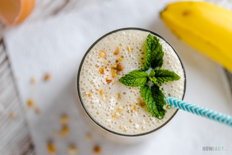 Egg yolk banana smoothie with crushed-peanut