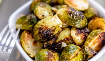Vegan Roasted Brussels Sprouts with Garlic and Lemon