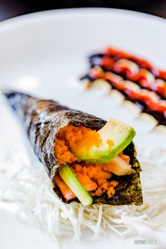 Temaki sushi by HowDaily.com