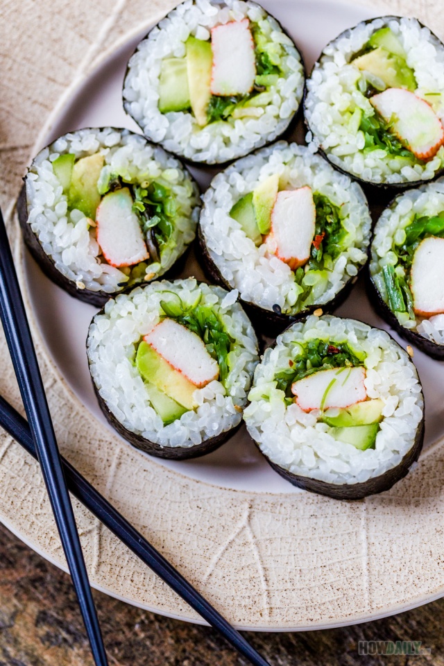 Salad sushi roll