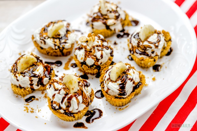 Banana cream pies