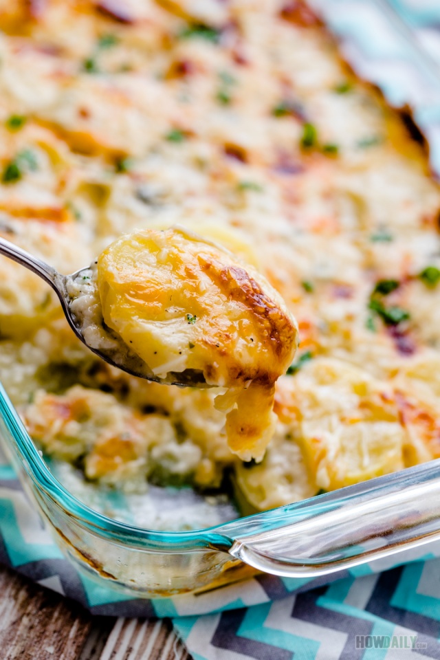 Cheesy scalloped potatoes