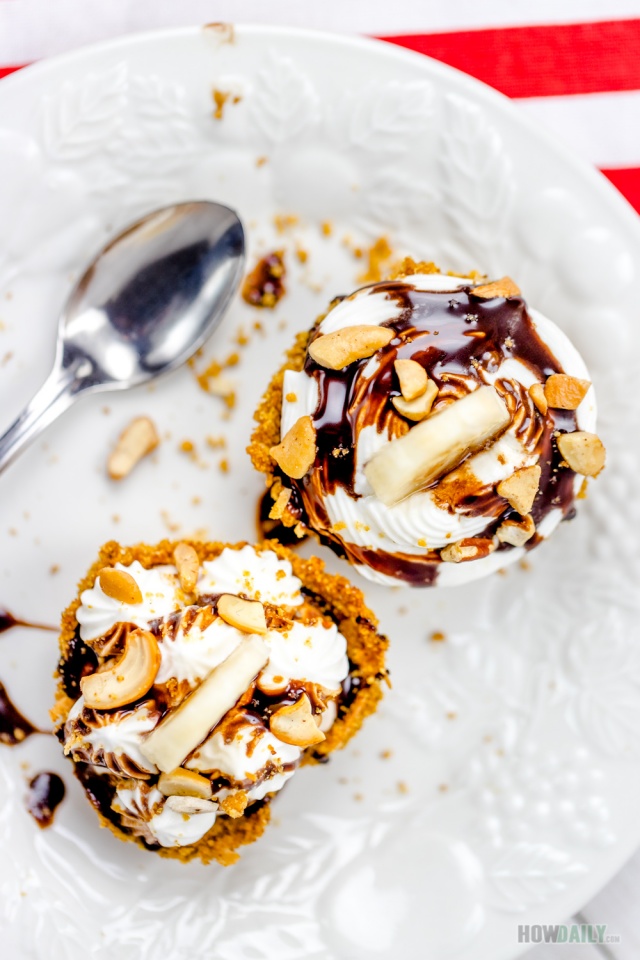 Mini Banana Cream Pies with Graham Cracker Crust & Toasted Coconut