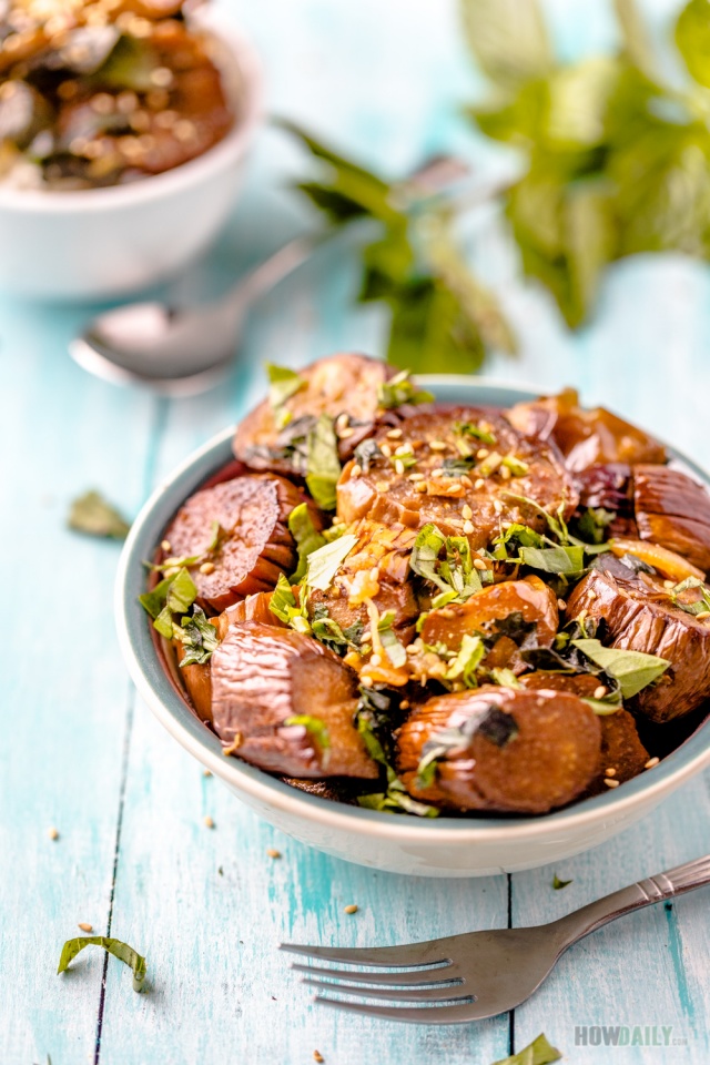 Eggplants stir-fry with basil