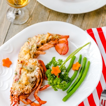 Lobster Thermidor by How Daily