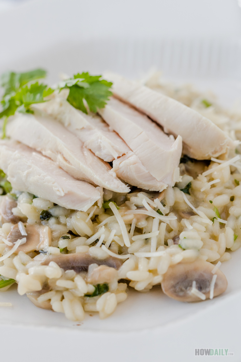 Chicken Risotto - Easy Recipe with Mushroom, Cilantro and fine Wine