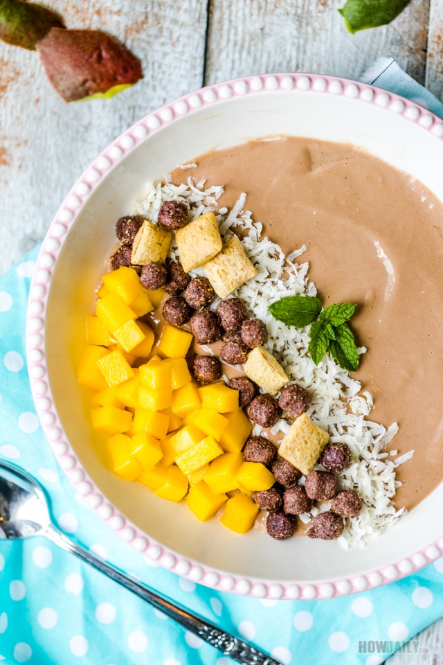 Cocoa mango smoothies with silken tofu